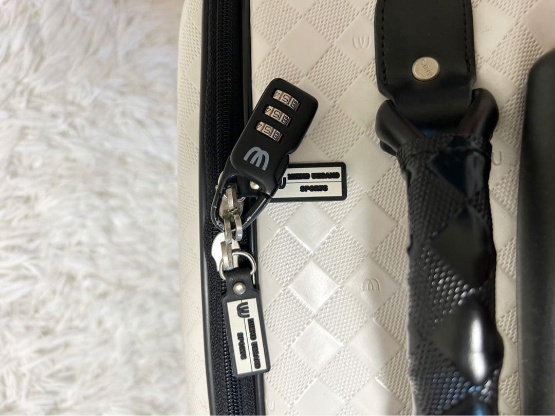 【美品】MU SPORTS キャリーケース シンプル ホワイト ミエコ ウエサコ