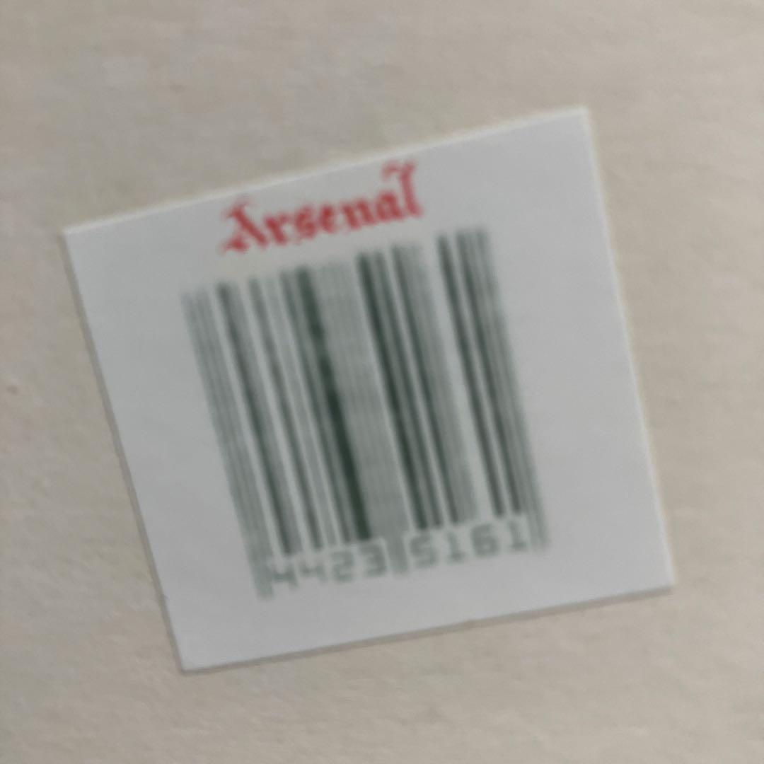 本場アーセナルスタジアム横のオフィシャルショップで買ったステッカー
