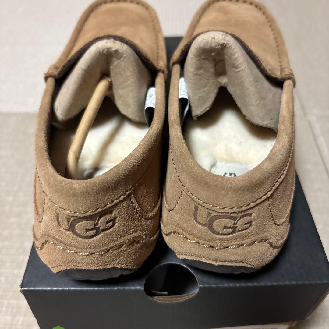 新品未使用UGG ベージュ スエード モカシン
