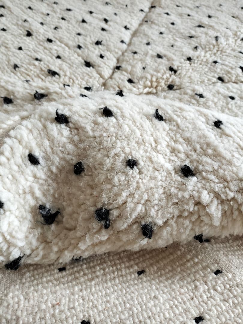 新品/人気/アイボリーベース黒ドット平織りダイヤ柄ベニワレン　No.572