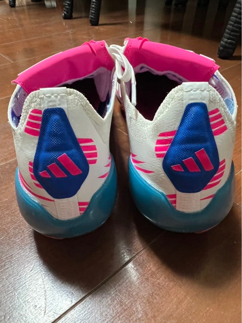 adidas Predator サッカーシューズ ホワイト/ピンク