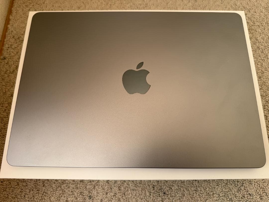 MacBookAir M2 8GB/256GB シルバー｜放充電71回｜箱付