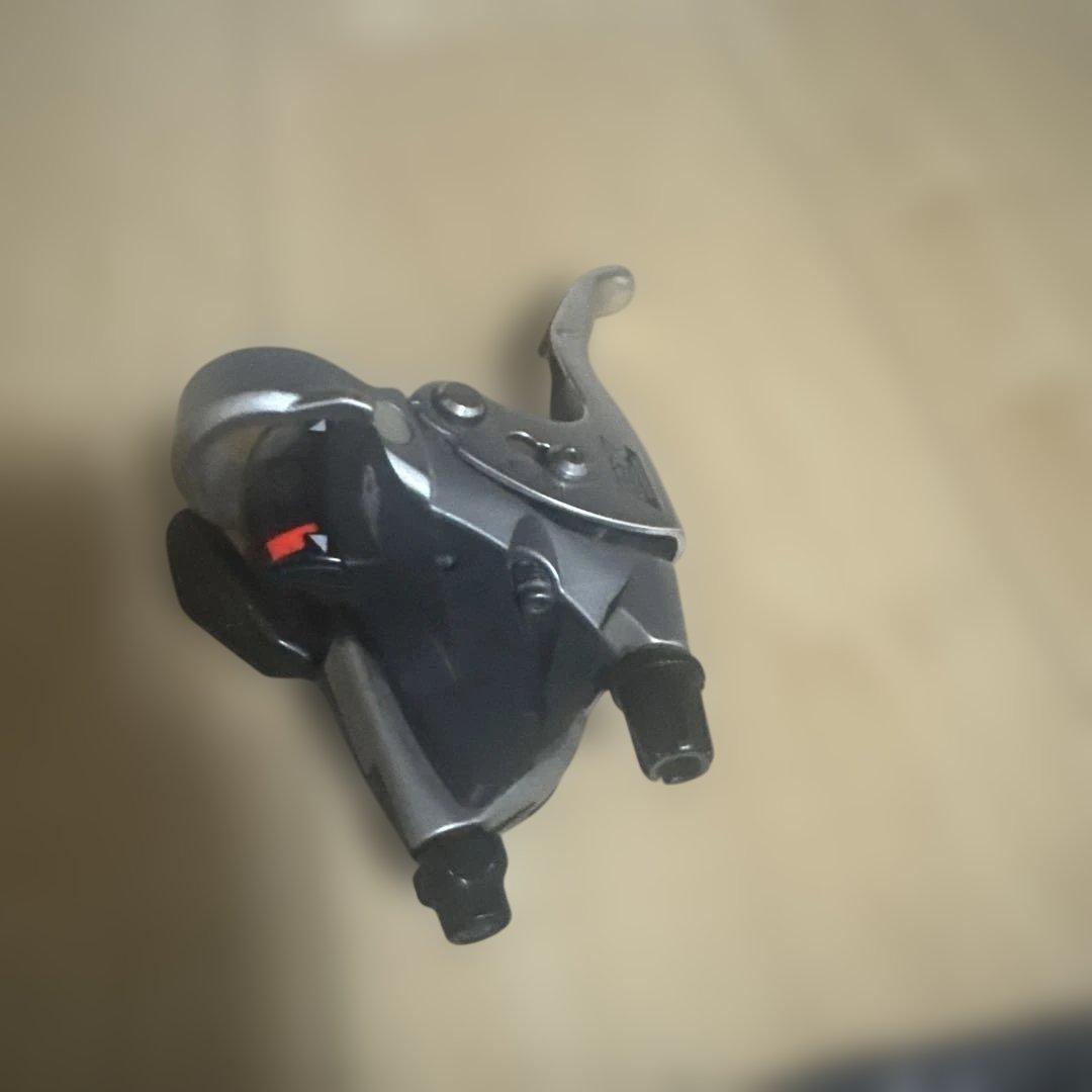 ST-M570 SHIMANO　デオーレLX ブレーキレバー シフトレバー 兼用