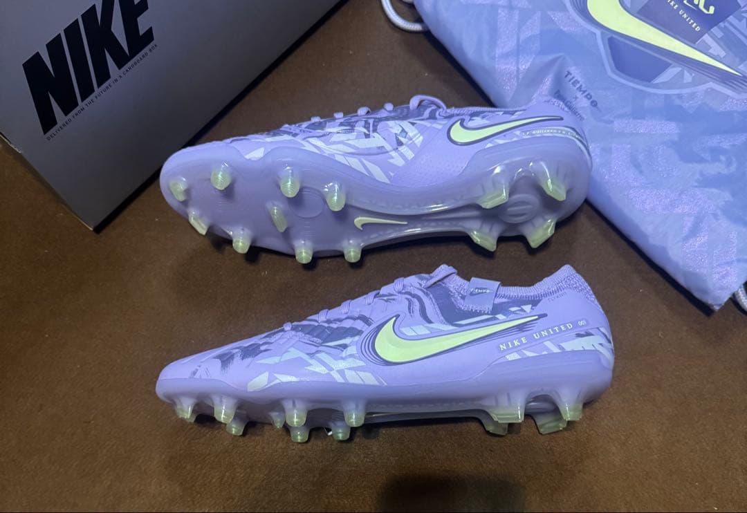 Nike ナイキ　ティエンポ レジェンド　エリート　NU FG 27.5