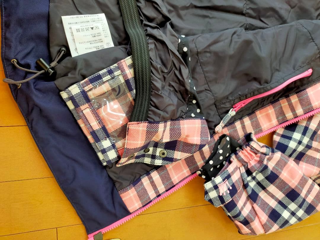 【コスモス】女性用スノーボードウェアセット、そのままゲレンデへ！